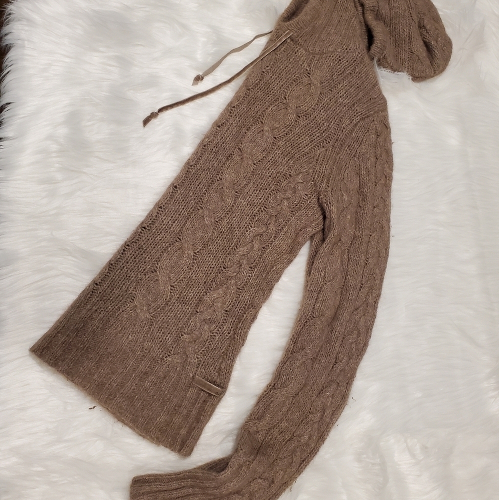 American Eagle- Super soft brown sweater with hood